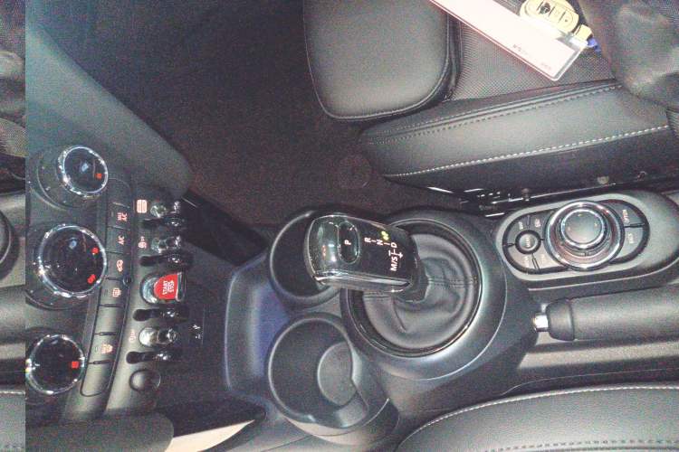 Used MINI MINI 2023 Updated 1.5T COOPER Artist