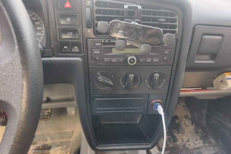 Used Volkswagen Jetta 2012 1.6L Collector's Edition Audio And AC Panel