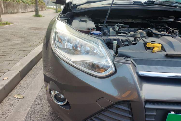 Used Ford Focus 2012 Sedan 1.6L Automatic Fashion Edition