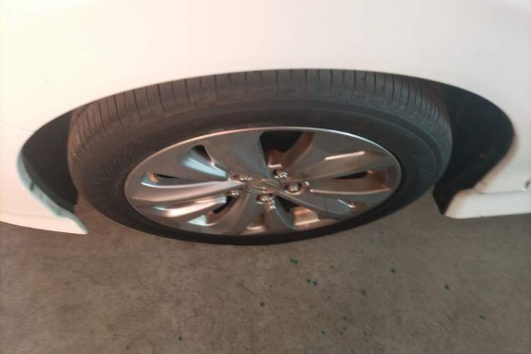 Used Honda Jade 2017 1.8L automatic Comfort version 5 seats Exterior 4