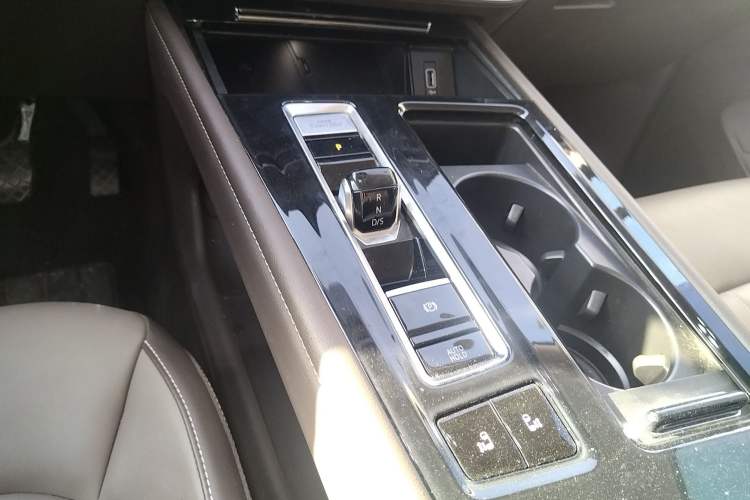 Used Volkswagen Viloran 2024 330TSI Luxury Edition