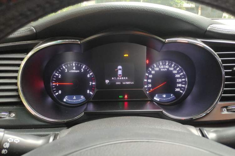 Used Kia K5 2011 2.0L Automatic DLX Instrument Cluster