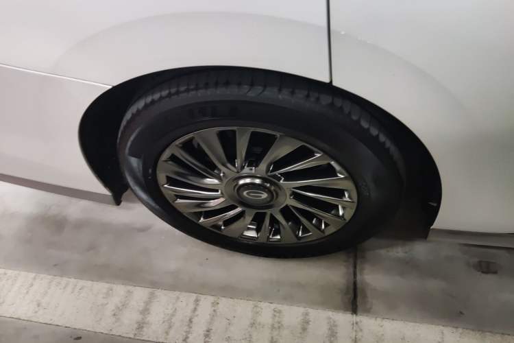 Used GAC Trumpchi M8 2023 Zongshi Series Dual-Motor YuZun Edition Exterior 5