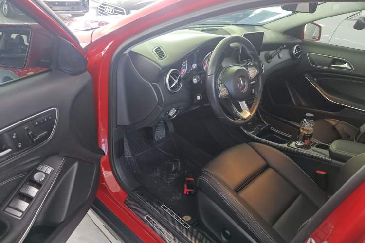 Used Mercedes-Benz GLA 2016 GLA 200 Sport Edition Driver Seat