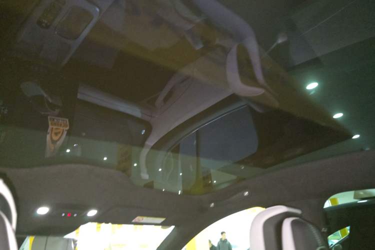 Used Xiaomi Auto SU7 2024 Four-Wheel Drive Ultra-Long Range Advanced Intelligent Driving Max Edition
