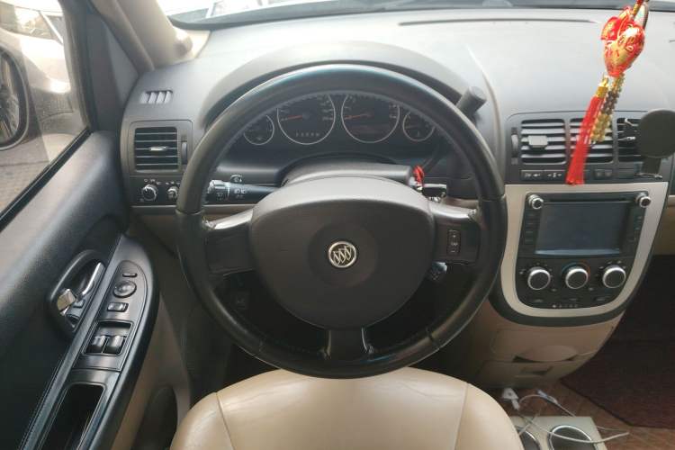 Used Buick GL8 2014 2.4L Executive Edition
