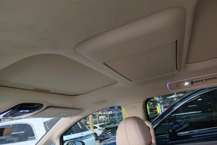 Used VOYAH Dream 2025 EV Four-Wheel Drive Flagship Kunpeng Edition