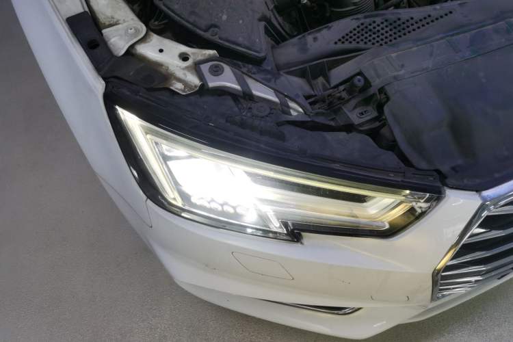 Used Audi A4L 2019 40 TFSI Ambition China VI Right Front Headlight