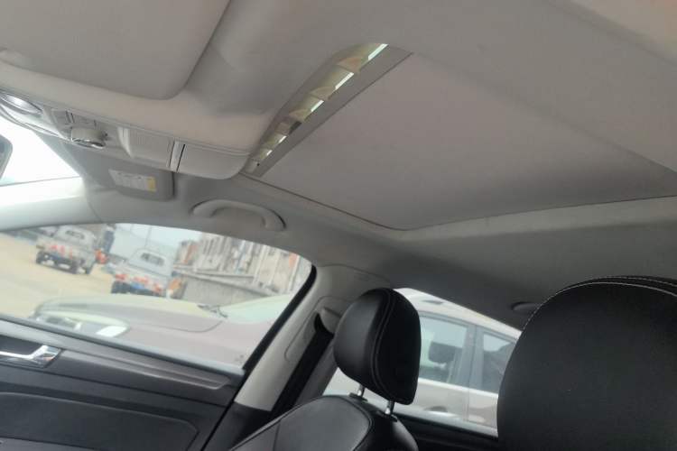 Used Volkswagen Passat 2017 330TSI DSG Luxury Edition Headliner