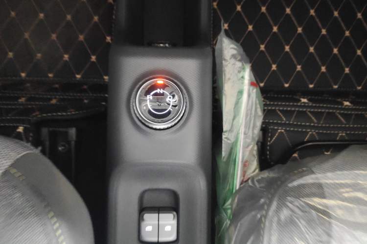 Used Wuling Zhiguang New Energy 2025 Model 305km Ambitious Edition
