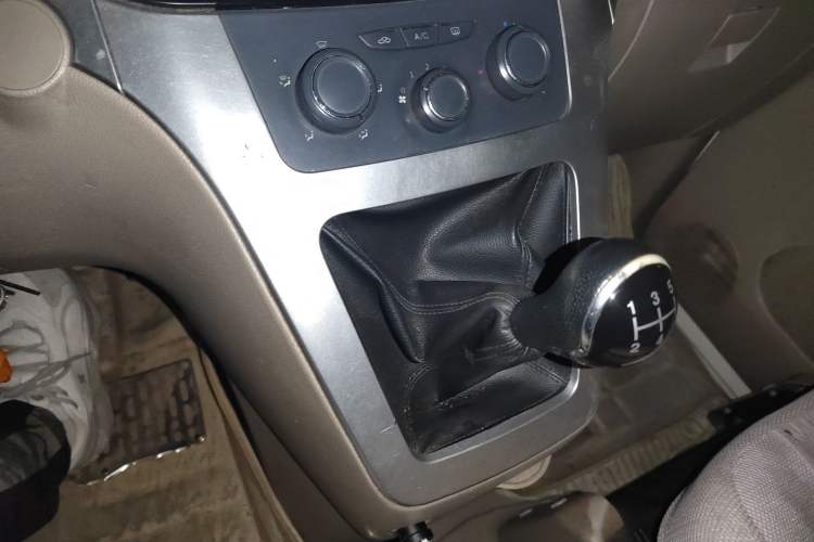 Used GAC Gonow Starry 2013 1.5L Seven-Seater Luxury Model