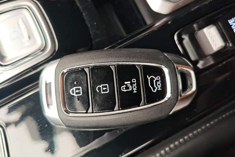 Used Hyundai Custo 2024 270TGDi LUX Prestige Edition Vehicle Key