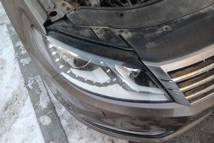 Used Volkswagen FAW-Volkswagen CC 2012 2.0 TSI Luxury Model Right Front Headlight