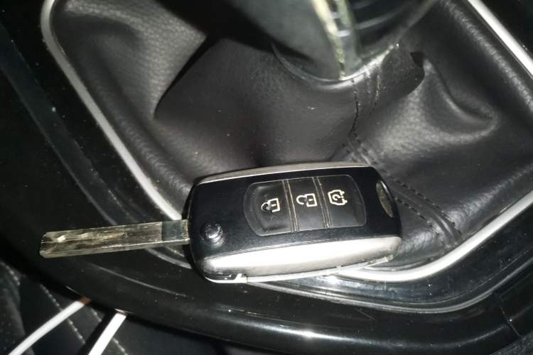 Used Dongfeng Fengon S560 2018 1.8L Manual Urban Model 5 Seats
