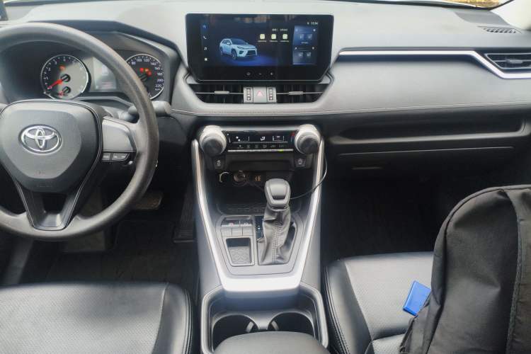 Used Toyota Wildlander 2023 2.0L CVT Two-Wheel Drive Leading Edition
