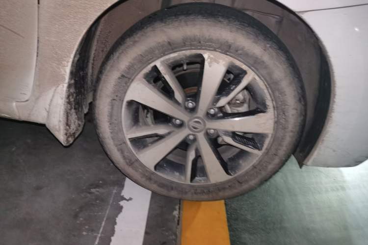 Used Nissan Lannia 2020 1.6L CVT Cool Edition Right Front Wheel Hub