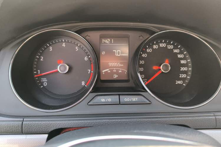 Used Volkswagen Lavida 2017 1.6L Manual Comfort Edition Instrument Cluster