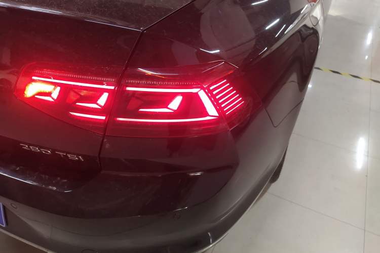 Used Volkswagen Magotan 2025 Zhongxiang Version 280TSI DSG Comfort Edition