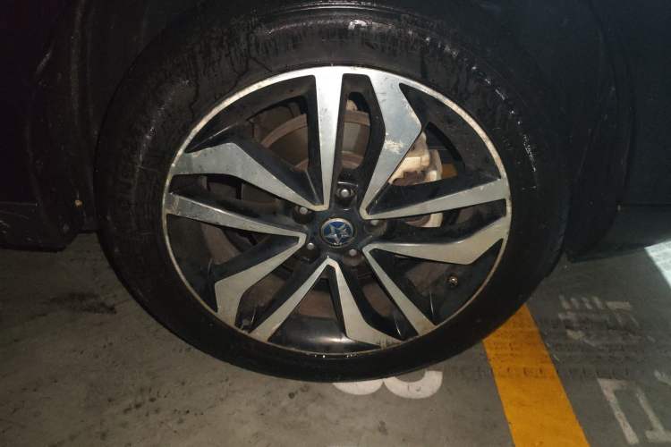 Used Venucia T90 2017 2.0L CVT Smart Edition Right Front Wheel Hub