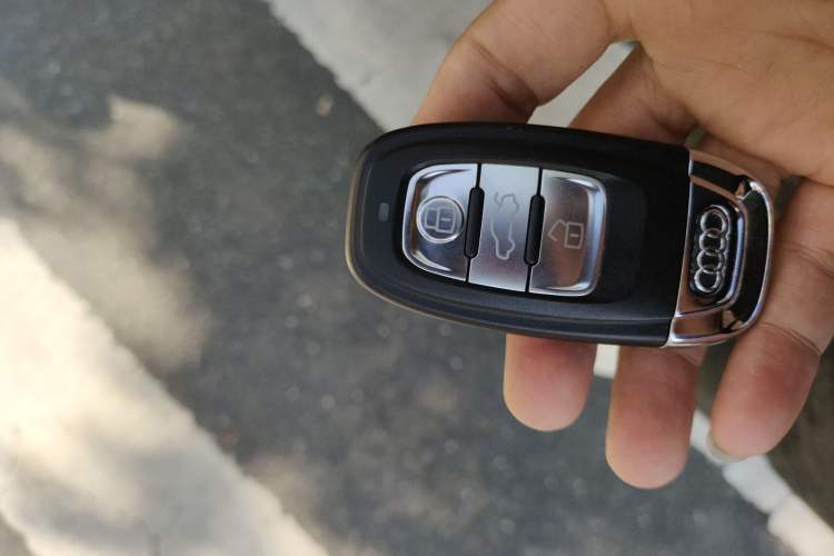 Used Audi A6L 2012 30 FSI Comfort Model
