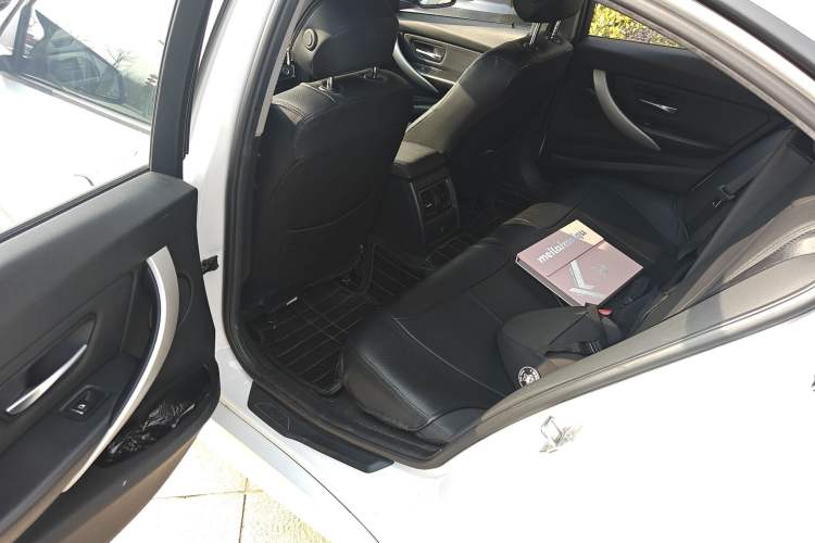 Used BMW 3 Series 2016 320i Fashion Model
