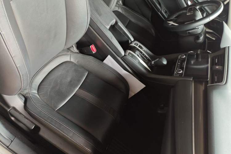 Used Honda Civic 2019 220TURBO CVT Power Edition China V Right Front Seat