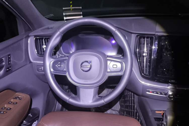 Used Volvo XC60 2022 B5 4x4 Zhiyi Luxury Edition