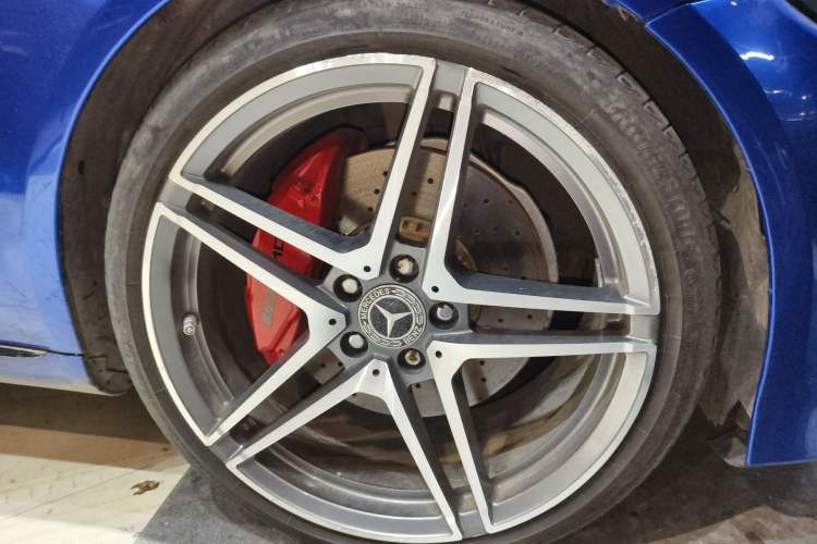 Used Mercedes-Benz C-Class 2018 C 200 L Right Front Wheel Hub