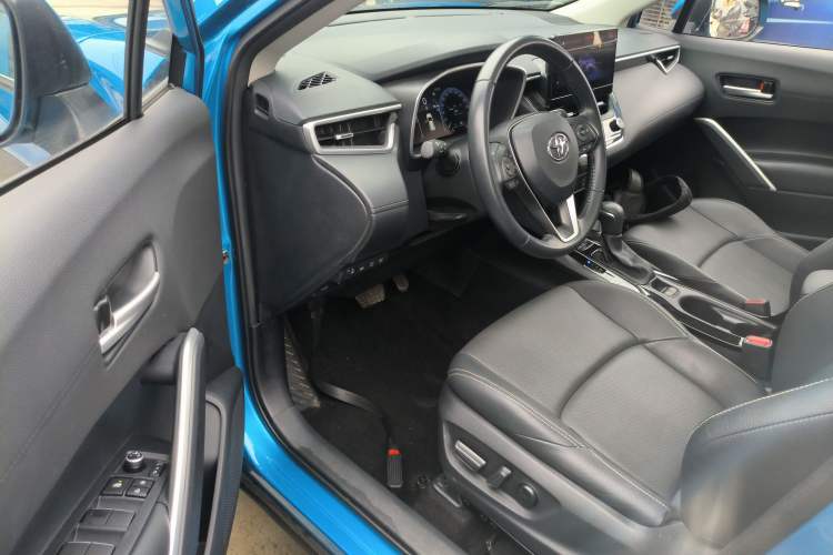 Used Toyota FRONTLANDER 2023 2.0L Smart Electric Hybrid Dual-Engine Deluxe Version
