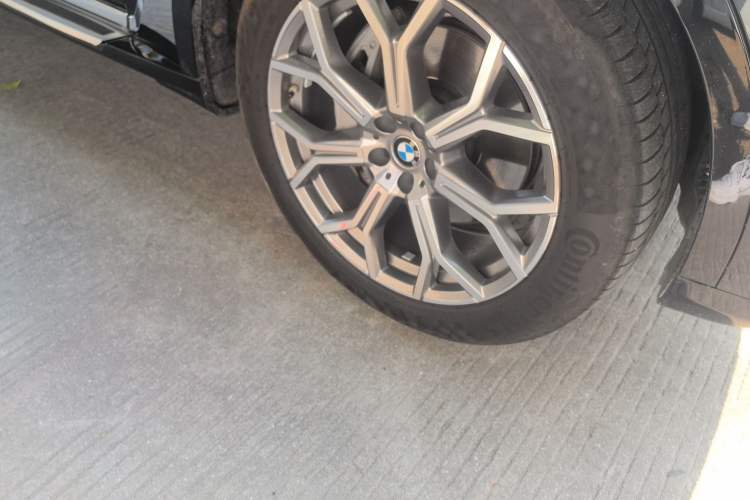 Used BMW X7 2021 xDrive40i Luxury Package with Leading Features