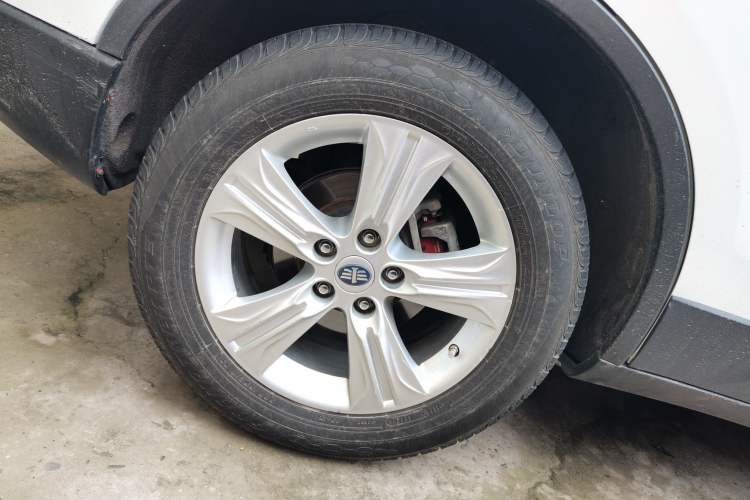 Used Bestune X80 2015 1.8T Automatic Luxury Model Right Rear Wheel Hub