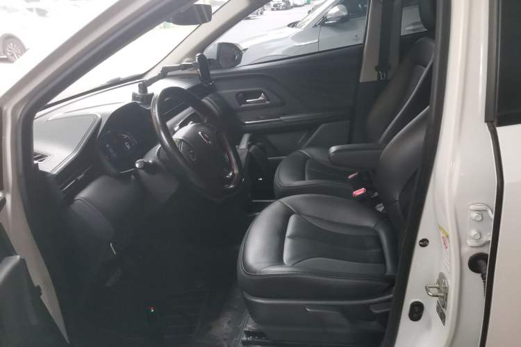 Used ORA iQ 2018 High-Range Version Smart Connectivity Model
