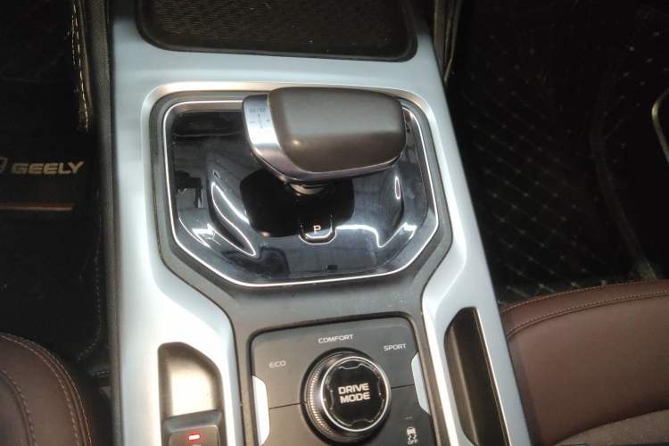 Used Geely Auto Haoyue 2022 1.8TD DCT Luxury 7-Seater Gear Lever