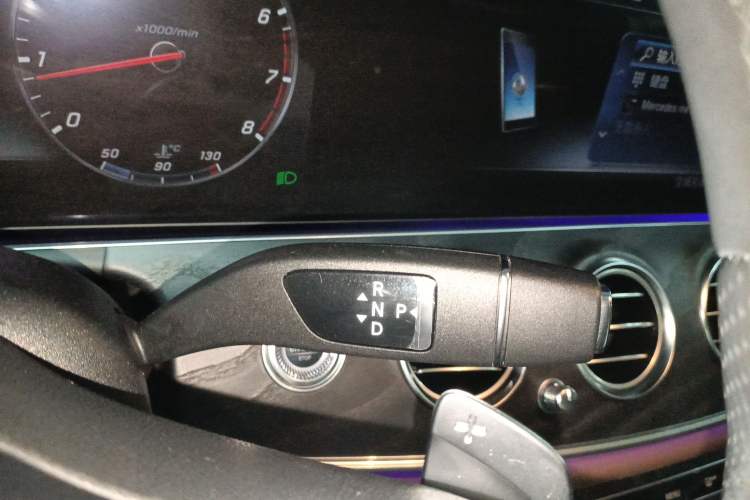 Used Mercedes-Benz E-Class 2020 E 300 L Sporty and Stylish Model Gear Lever