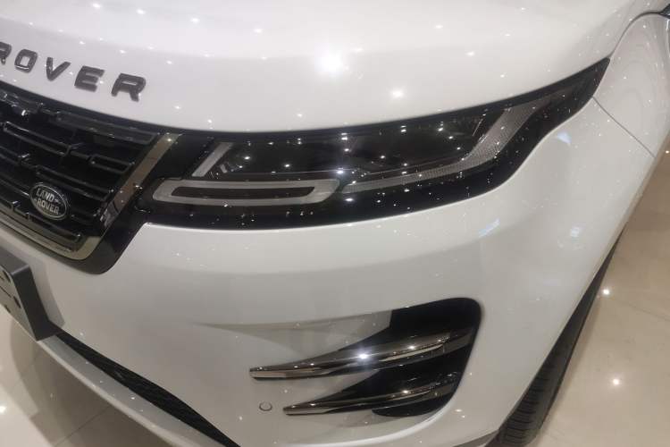 Used Land Rover Range Rover Evoque 2024 Aurora L 249 PS Prestige Light-Chasing Edition