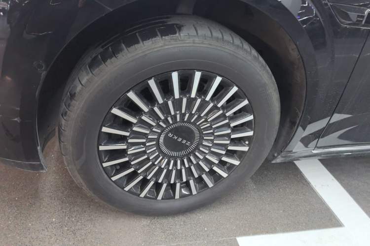 Used Zeekr 009 2024 7-Seater Walk-Through Version Four-Wheel Drive 108 kWh
