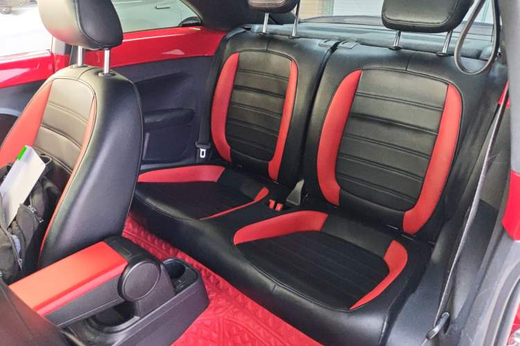 Used Volkswagen Beetle 2015 180TSI model
