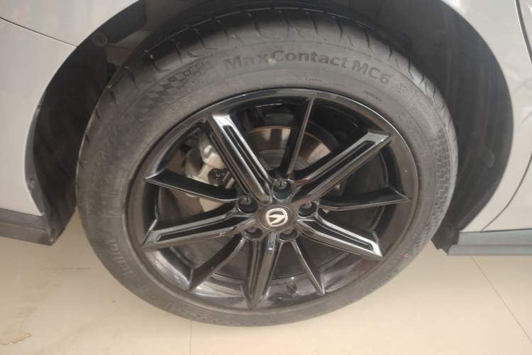 Used CHANGAN UNI-V 2022 1.5T Prestige Version Right Rear Wheel Hub