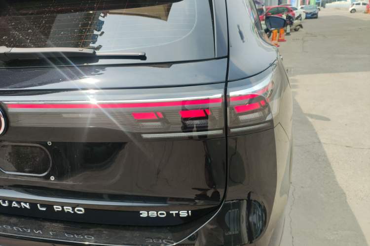 Used Volkswagen Tiguan L 2025 PRO 380TSI Two-Wheel-Drive R-Line Smart Edition
