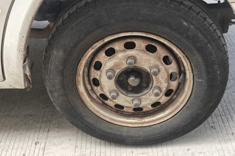 Used JMC Transit 2019 2.8T Commercial Version Short Wheelbase Mid-Roof 6-Seater China VI JX493