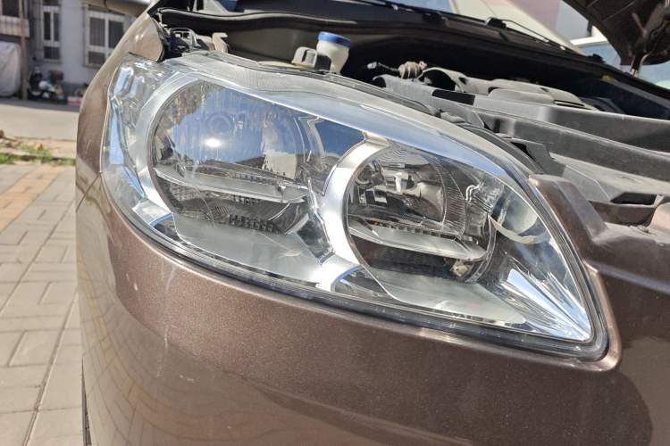 Used Peugeot 301 2014 1.6L Automatic Prestige Edition Right Front Headlight