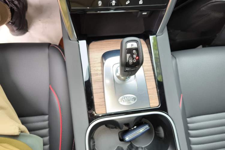 Used Land Rover Discovery Sport 2020 249 PS R-Dynamic Performance Edition