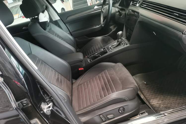 Used Volkswagen Magotan 2020 330TSI DSG Luxury Edition
