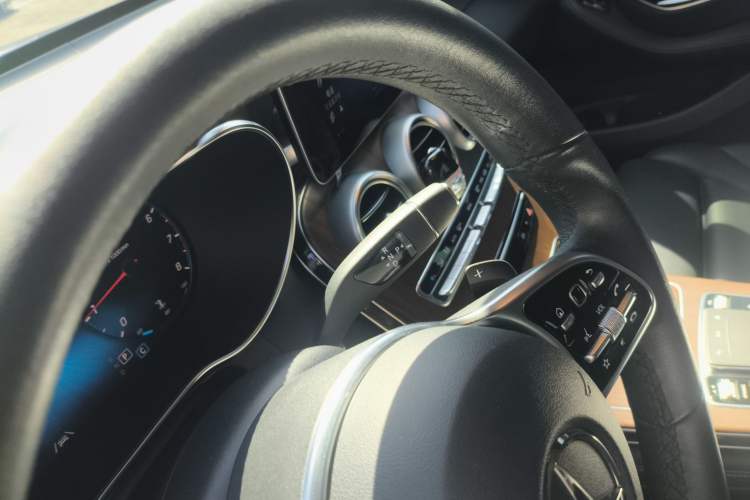 Used Mercedes-Benz GLC 2020 GLC 300 L 4MATIC Dynamic Edition Gear Lever