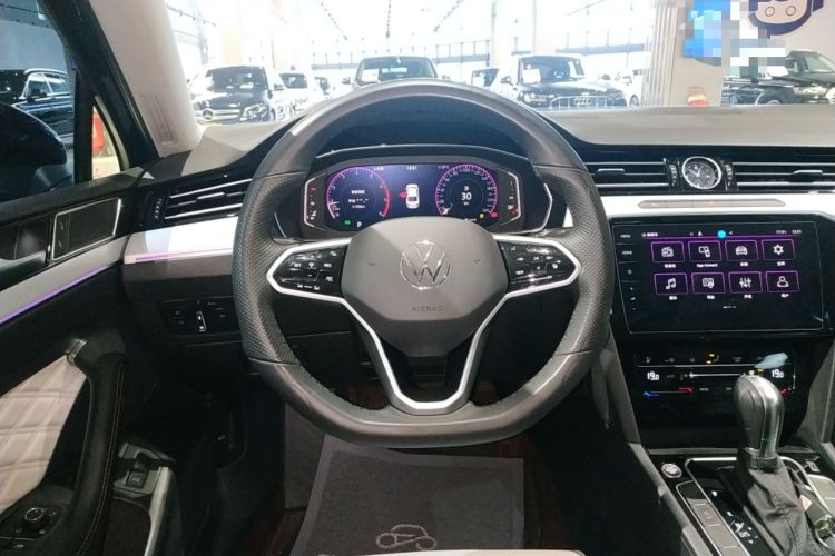 Used Volkswagen Magotan 2025 Revised Version Zhongxiang Edition 330TSI DSG Luxury Trim Steering Wheel