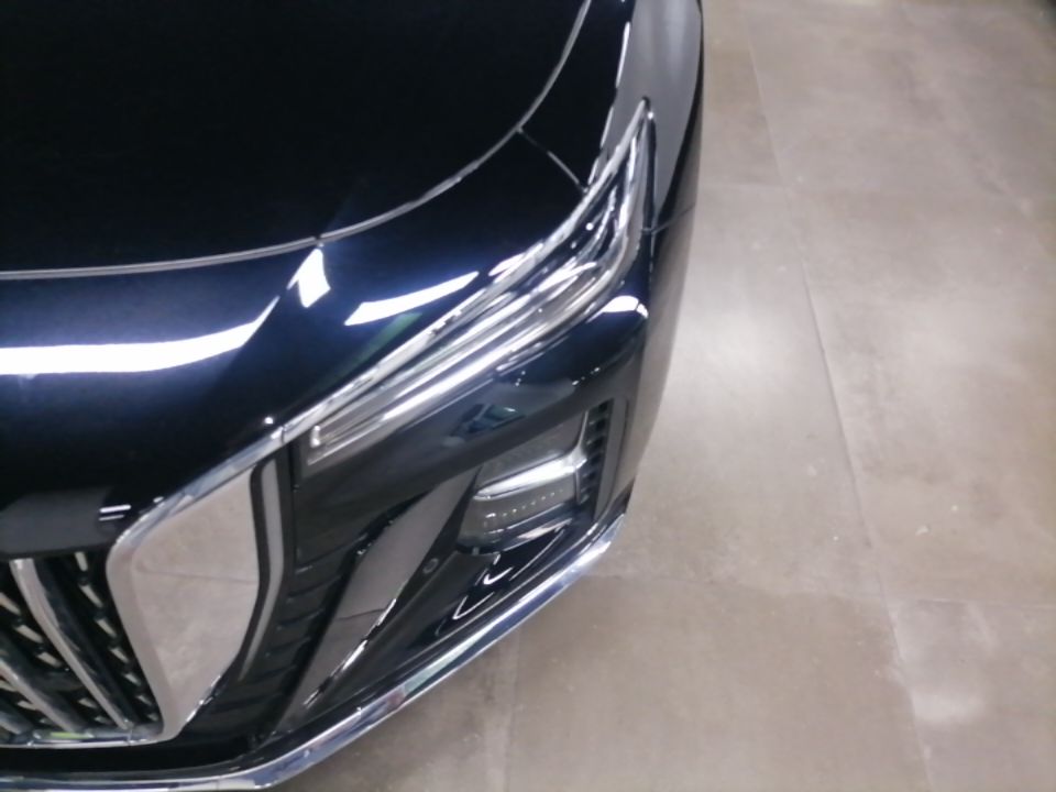 Hongqi H5 2024 2.0T Automatic Smart Connect Flagship Edition - Chinese Trim Xiang — снимка 8