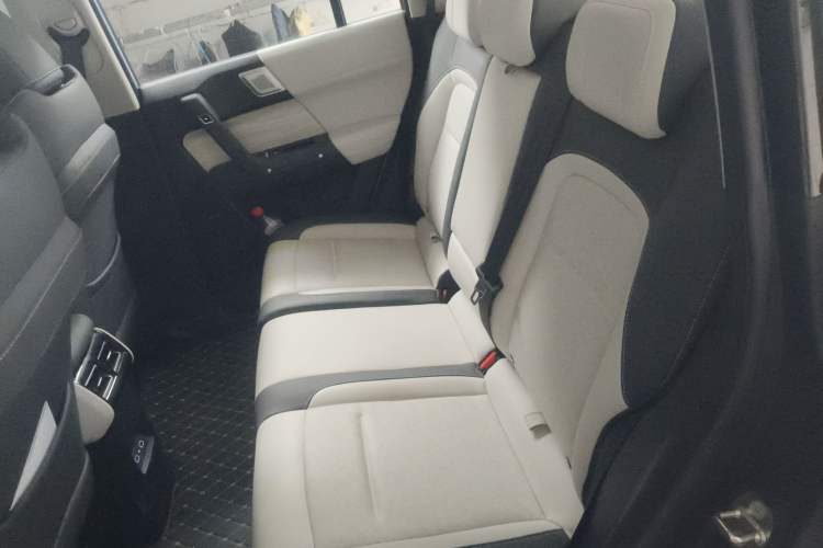 Used iCAR 03 2024 501km Two-Wheel Drive Long-Range Version Left Rear Seat