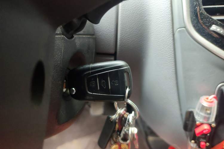 Used SAIC MAXUS Xintu V80 
