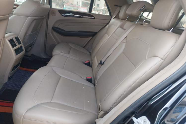 Used Mercedes-Benz M-Class 2014 ML 400 4MATIC Dynamic Model