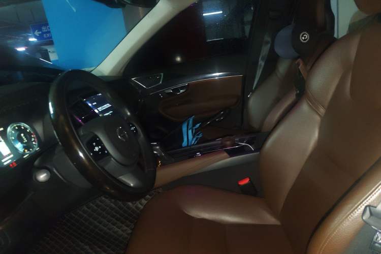 Used Volvo XC90 2018 T5 Zhiyi Edition 7-Seater
